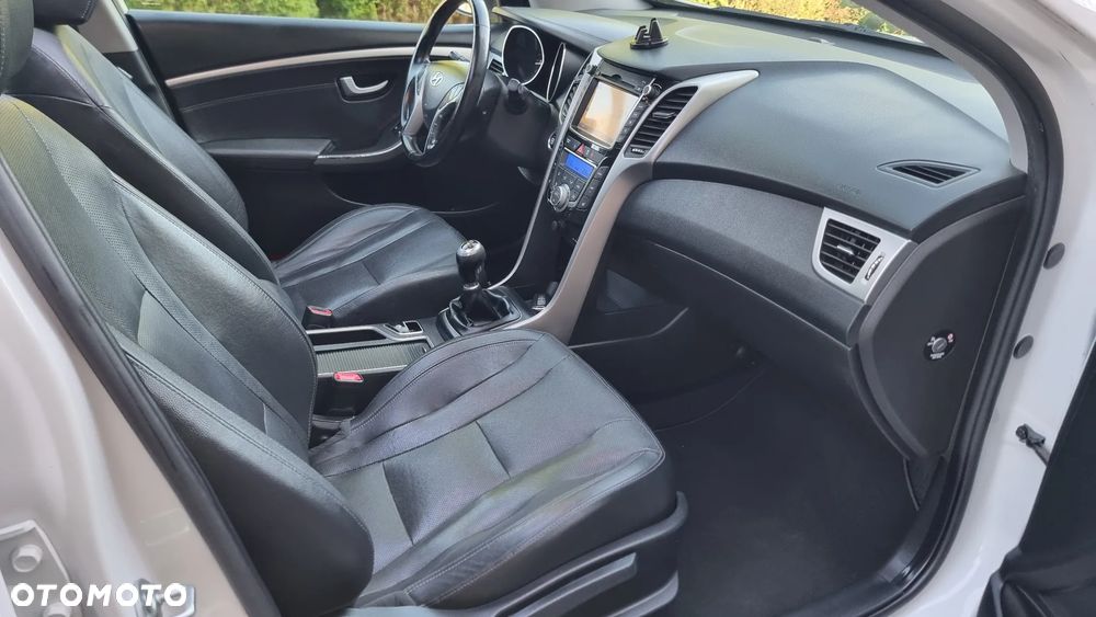 Hyundai i30 1.6 GDI Premium - 38
