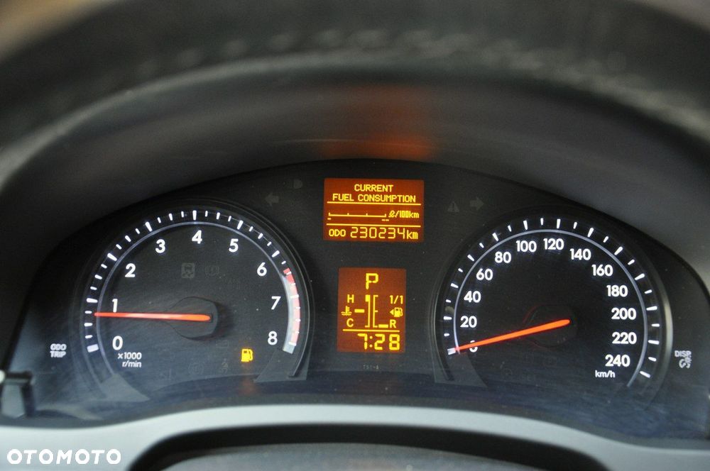 Toyota Avensis 2.0 Multidrive S Executive - 40