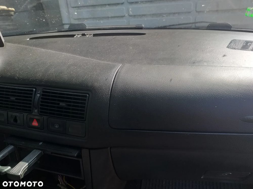 Auto na części - Volkswagen Golf benzyna Silnik Skrzynia Drzwi Maska Klapa Błotnik Zderzak Lampa Szyba Klamka Lusterko Deska Kokpit - 8