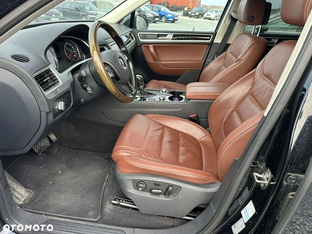 Volkswagen Touareg 3.0 V6 TDI BMT Business Line - 11