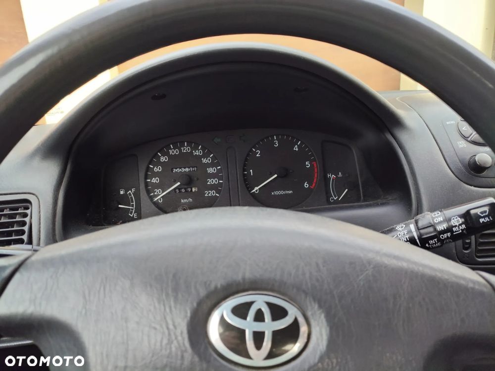 Toyota Corolla 2.0 D-4D Sol - 6