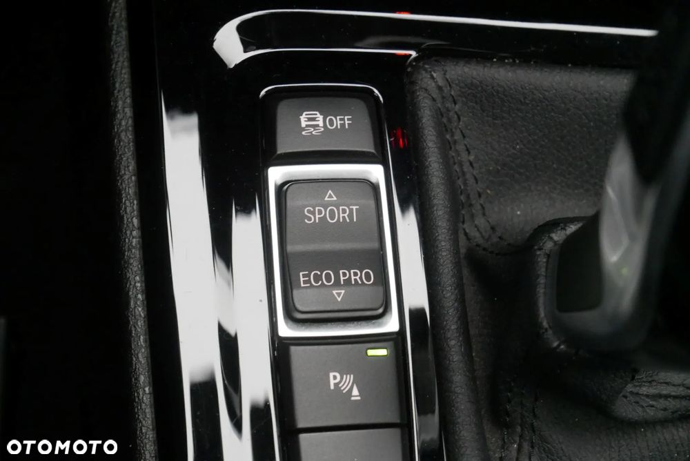 BMW X1 sDrive18i Sport Line - 12