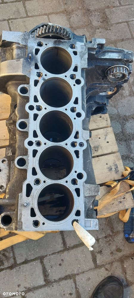 Blok silnika vw t5 AXD uszkodzony - 1