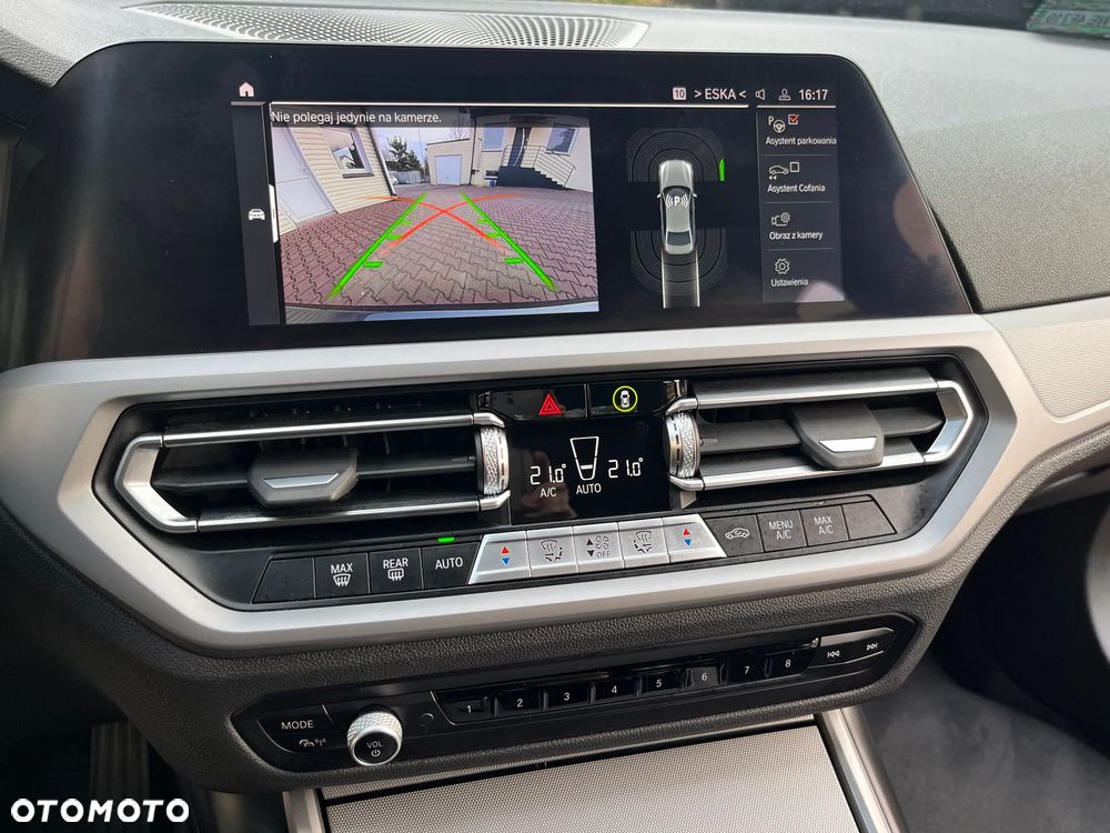 BMW Seria 3 320i xDrive - 13