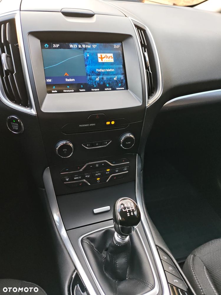 Ford S-Max - 12