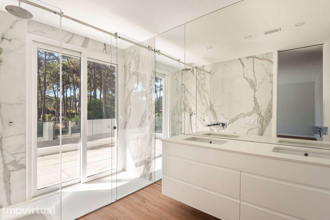 Moradia Isolada T5 com piscina, Aroeira, Almada - Grande imagem: 5/60