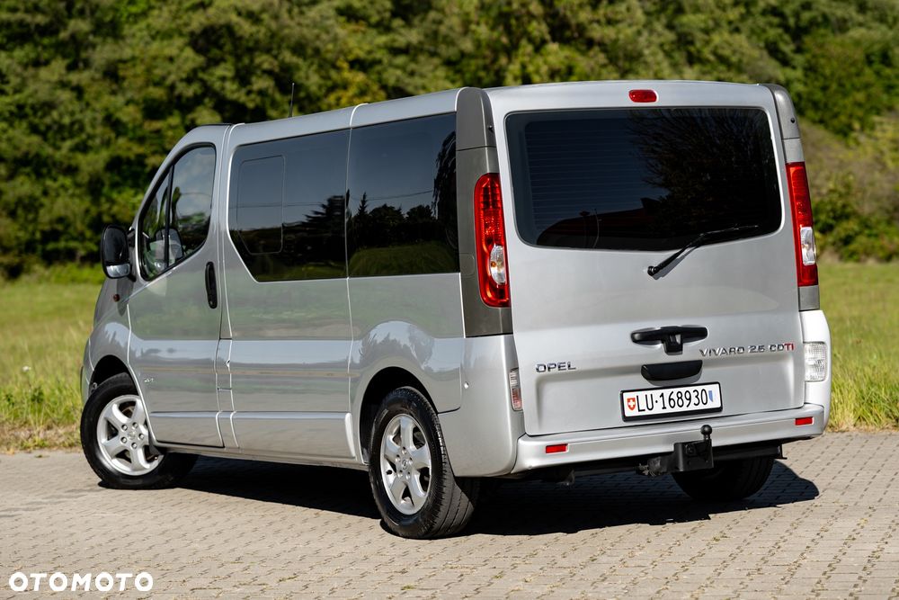 Opel Vivaro - 10