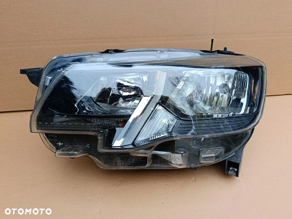 Lampa przednia lewa Peugeot Rifter Partner IV 4 oryg 9816826980