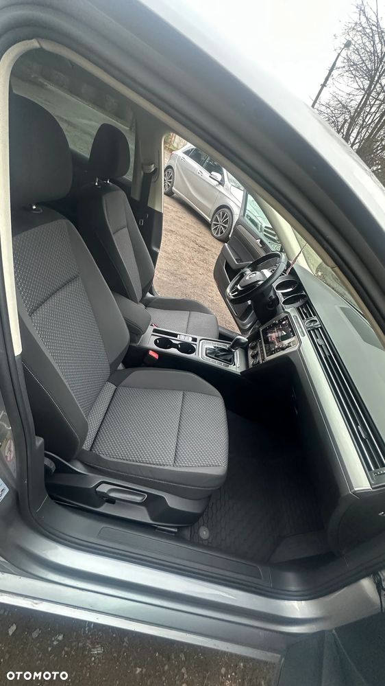 Volkswagen Passat - 14