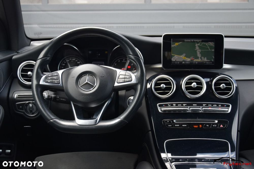 Mercedes-Benz GLC - 32
