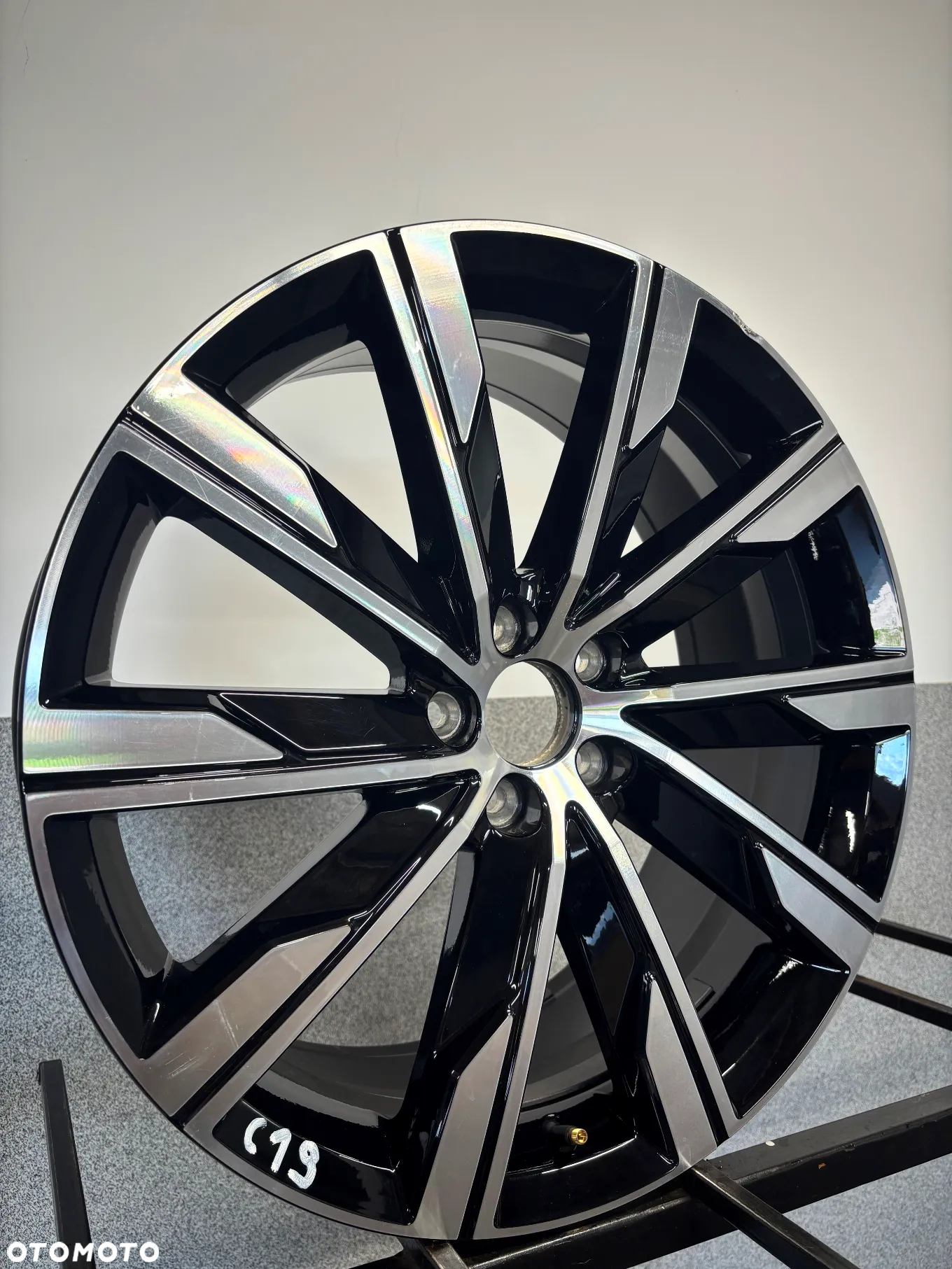 1 FELGA ALU. VOLVO V60,S60 R-GESIGN 20'' 8J ET45 - 2