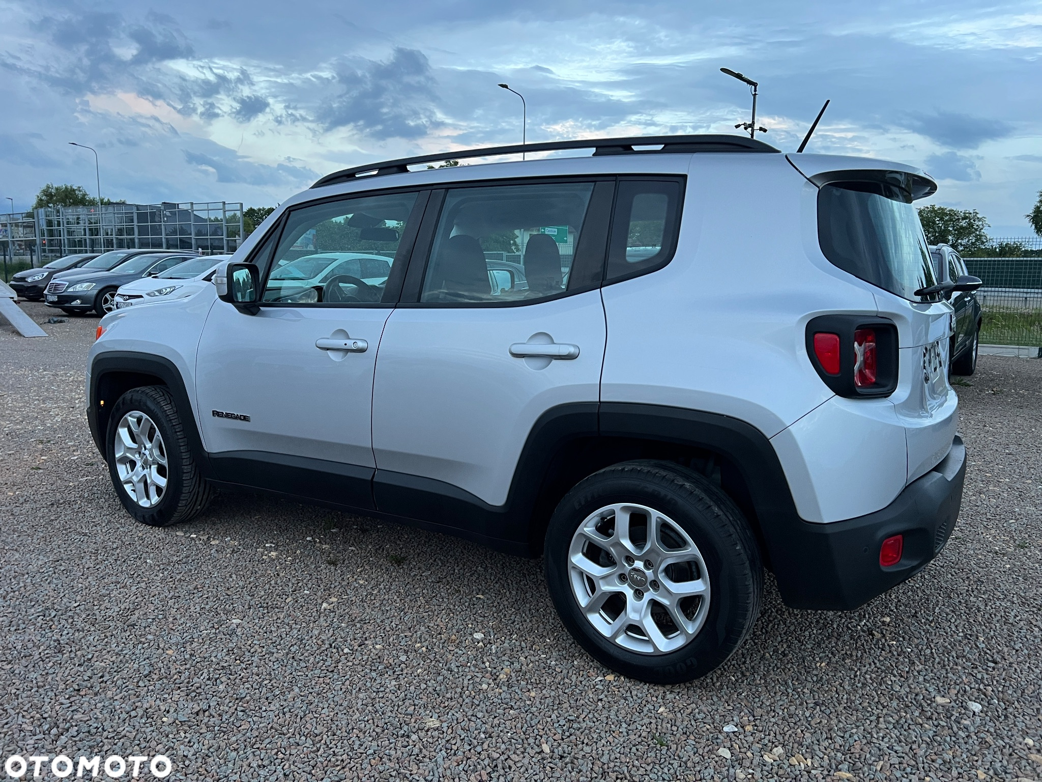 Jeep Renegade 1.4 MultiAir Longitude - 9