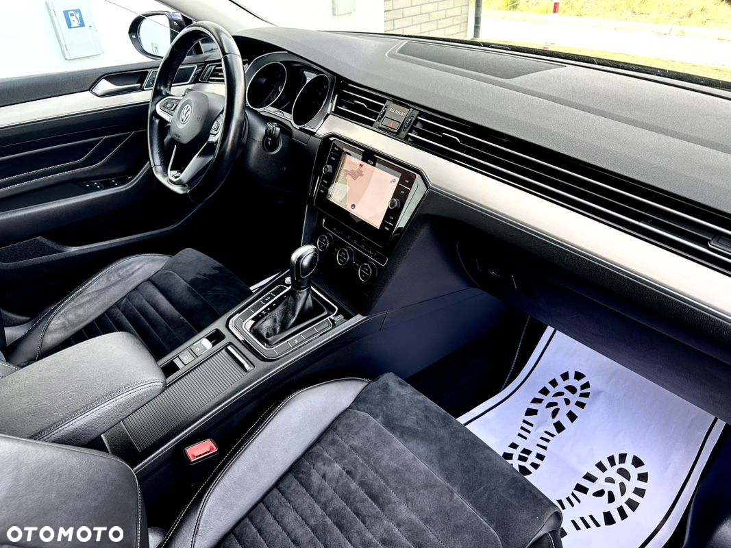 Volkswagen Passat Variant 2.0 TDI SCR DSG Highline - 22