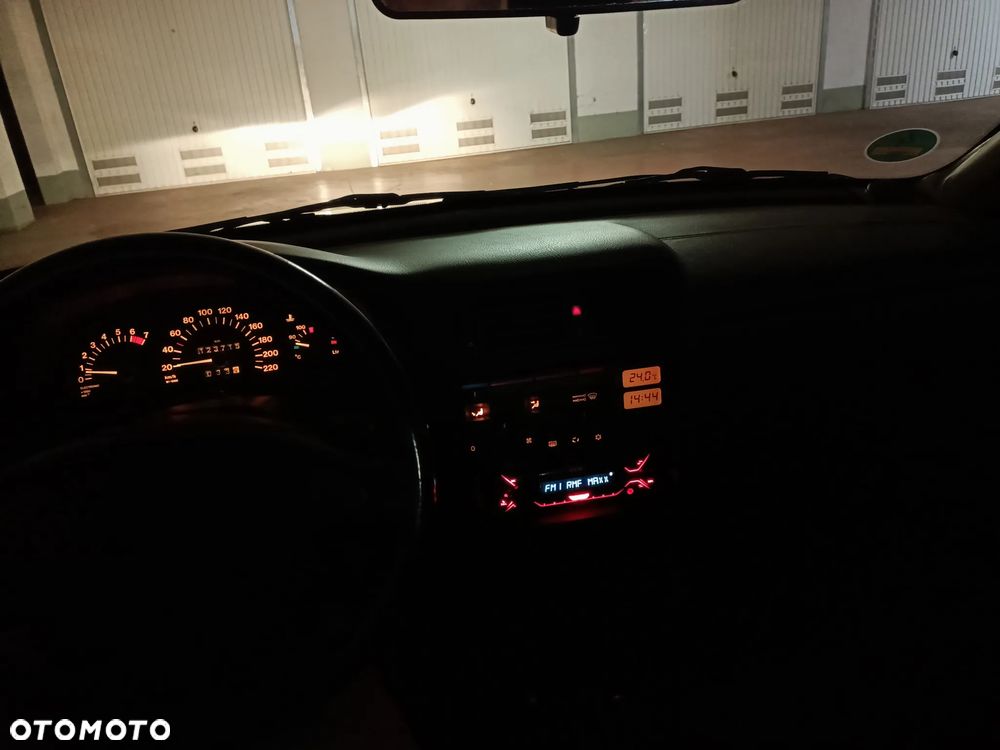 Opel Vectra 2.0 CDX - 10