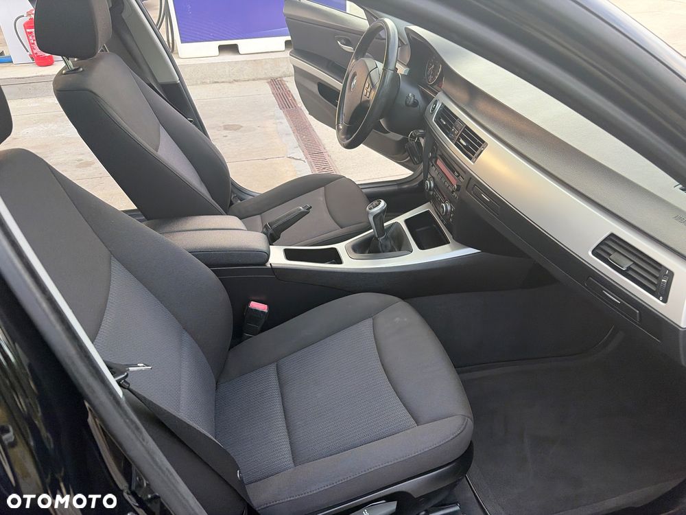 BMW Seria 3 318i Edition Exclusive - 13