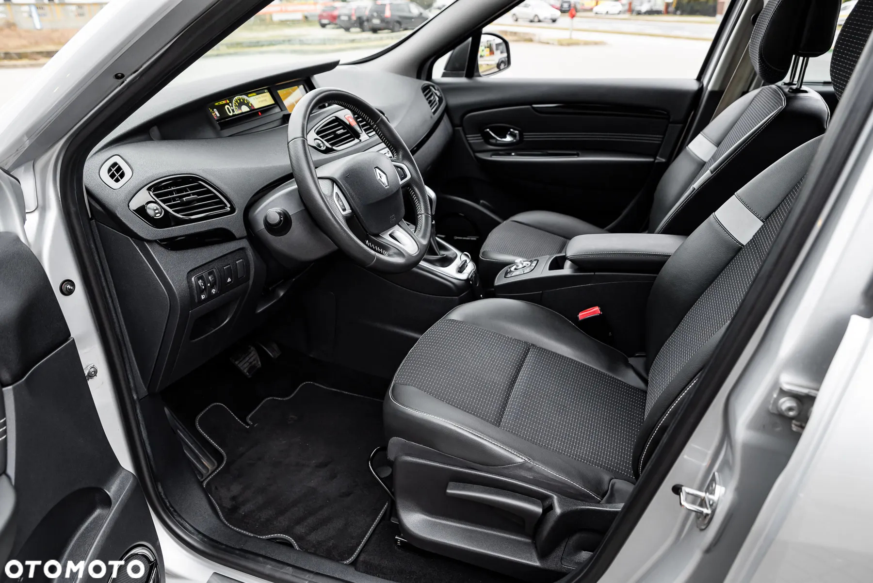 Renault Scenic 2.0 16V 140 CVT Bose Edition - 16