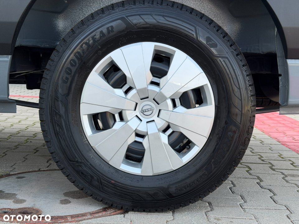 Nissan Interstar - 12