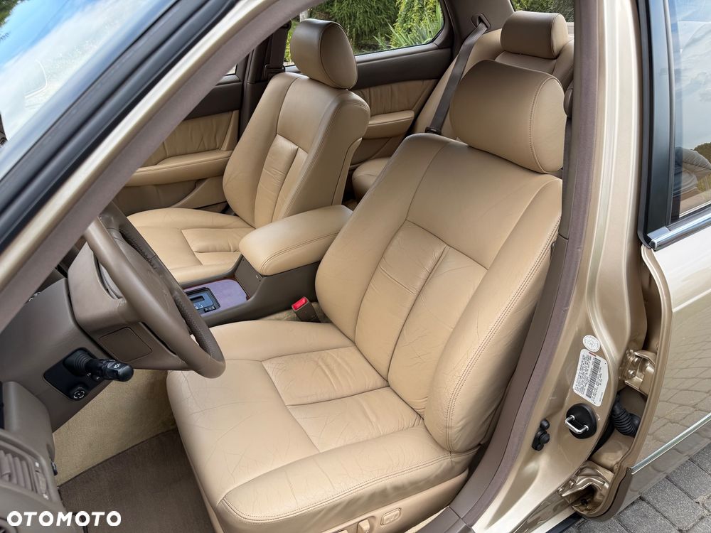 Lexus LS - 8