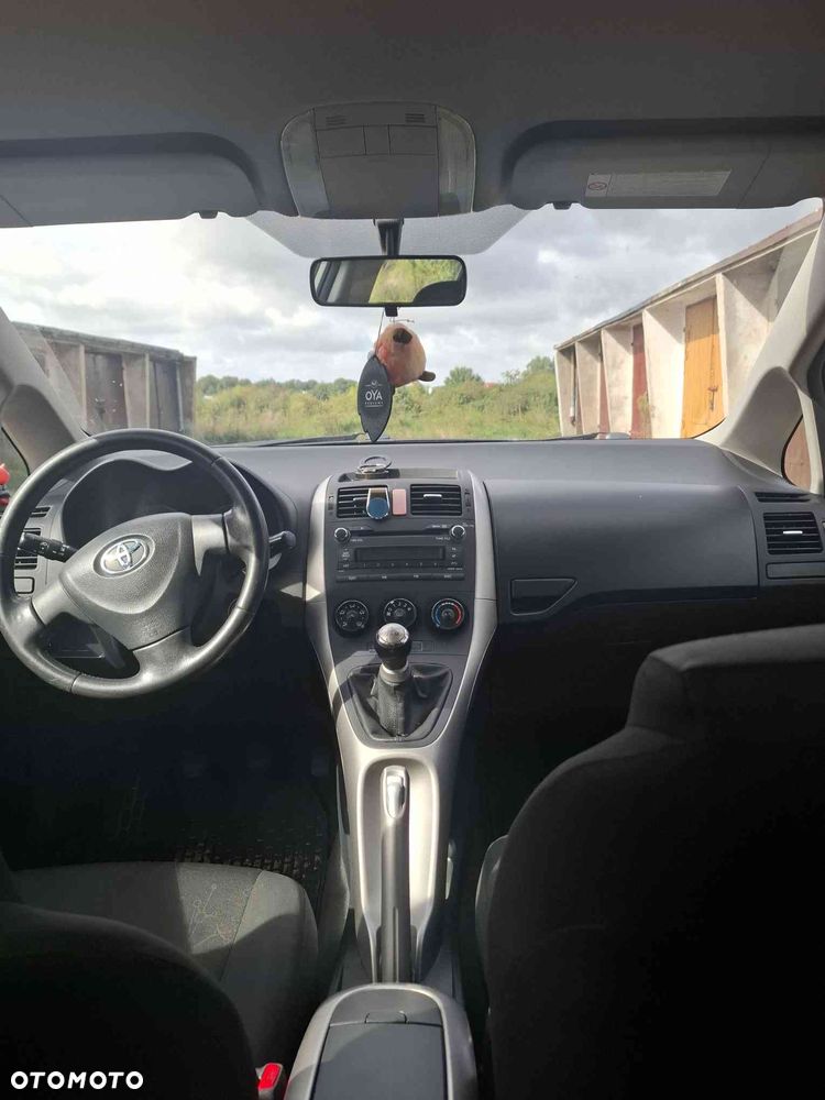 Toyota Auris 1.6 VVT-i Terra - 8