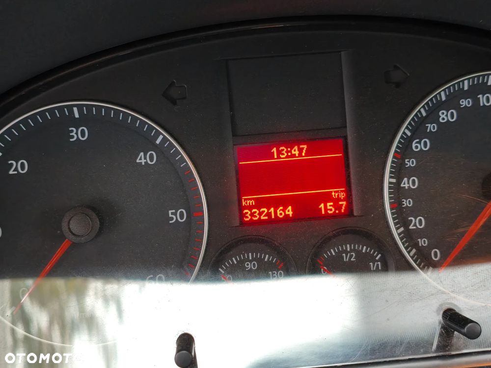 Volkswagen Touran - 9