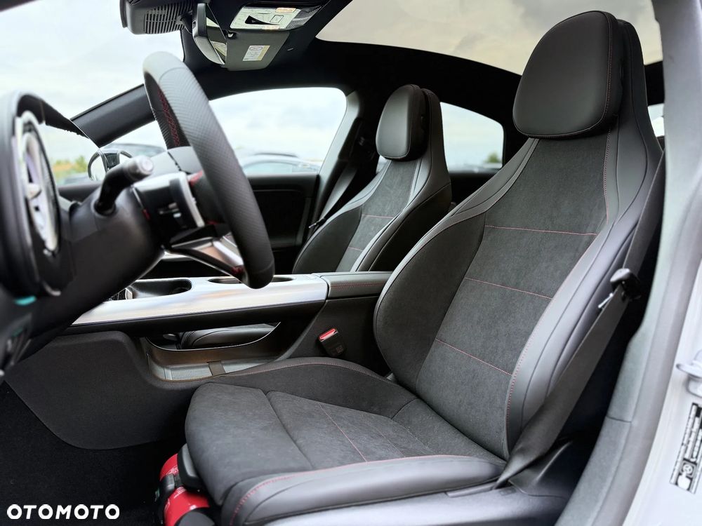 Mercedes-Benz CLA - 23