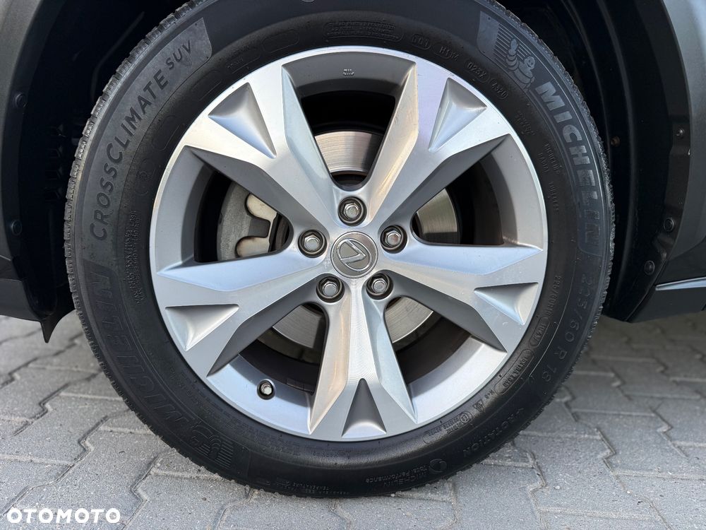 Lexus NX 300h Prestige AWD - 32