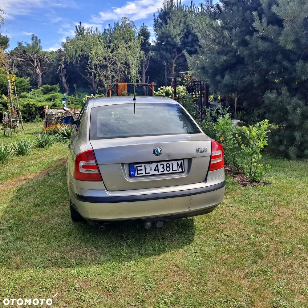 Skoda Octavia 1.6 Tour - 4