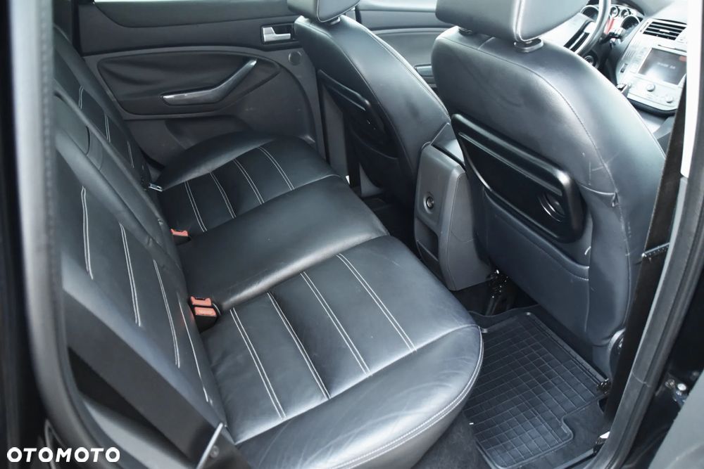 Ford Kuga 2.5 4x4 Titanium - 12