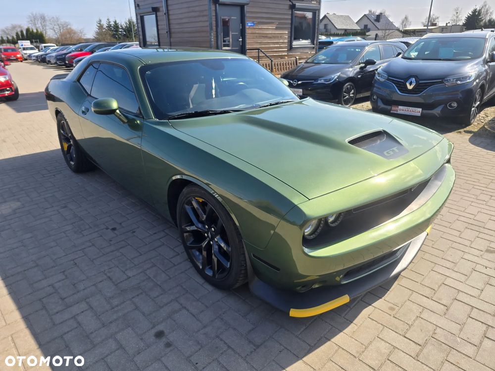 Dodge Challenger - 2