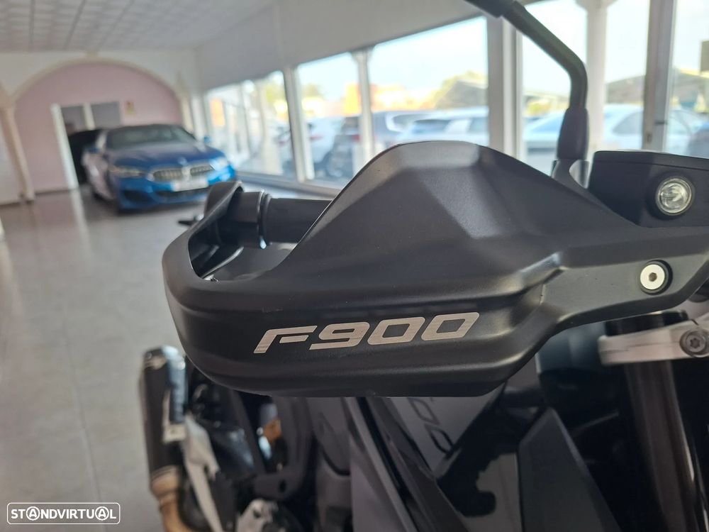 BMW F 900 R Triple Black - 12