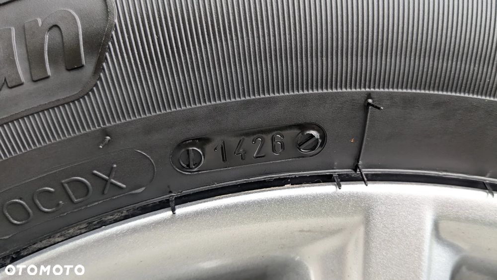 Ford C-MAX 1.5 TDCi Start-Stop-System Titanium - 19