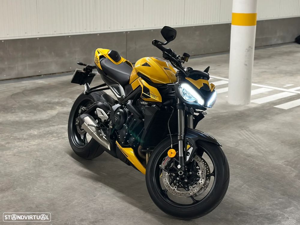 Triumph Street Triple RS - 1