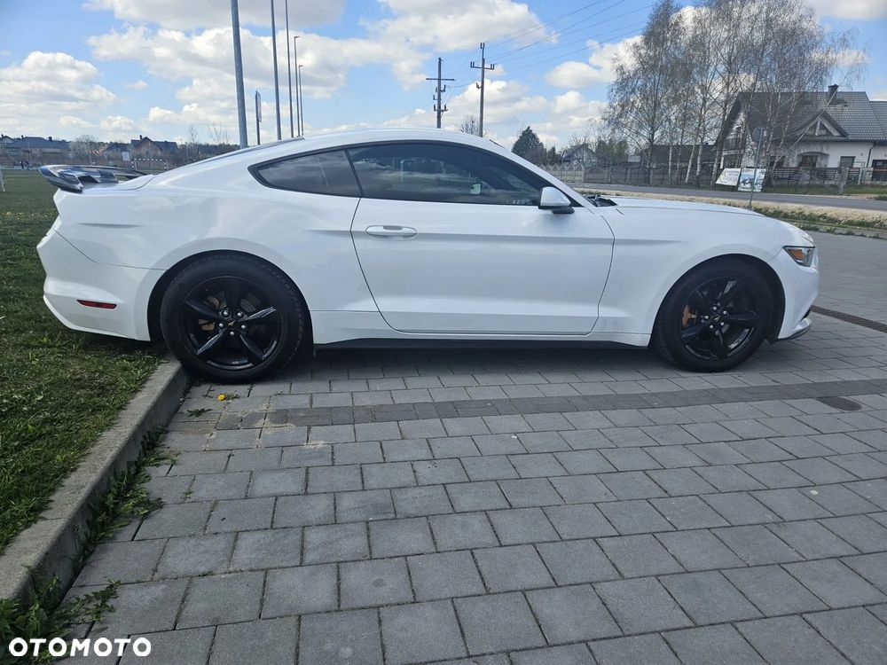 Ford Mustang 3.7 V6 - 1