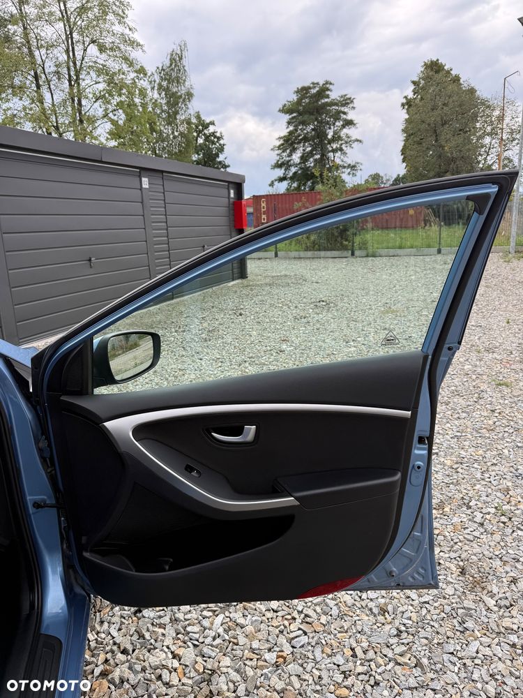 Hyundai i30 blue 1.6 GDI Passion - 22