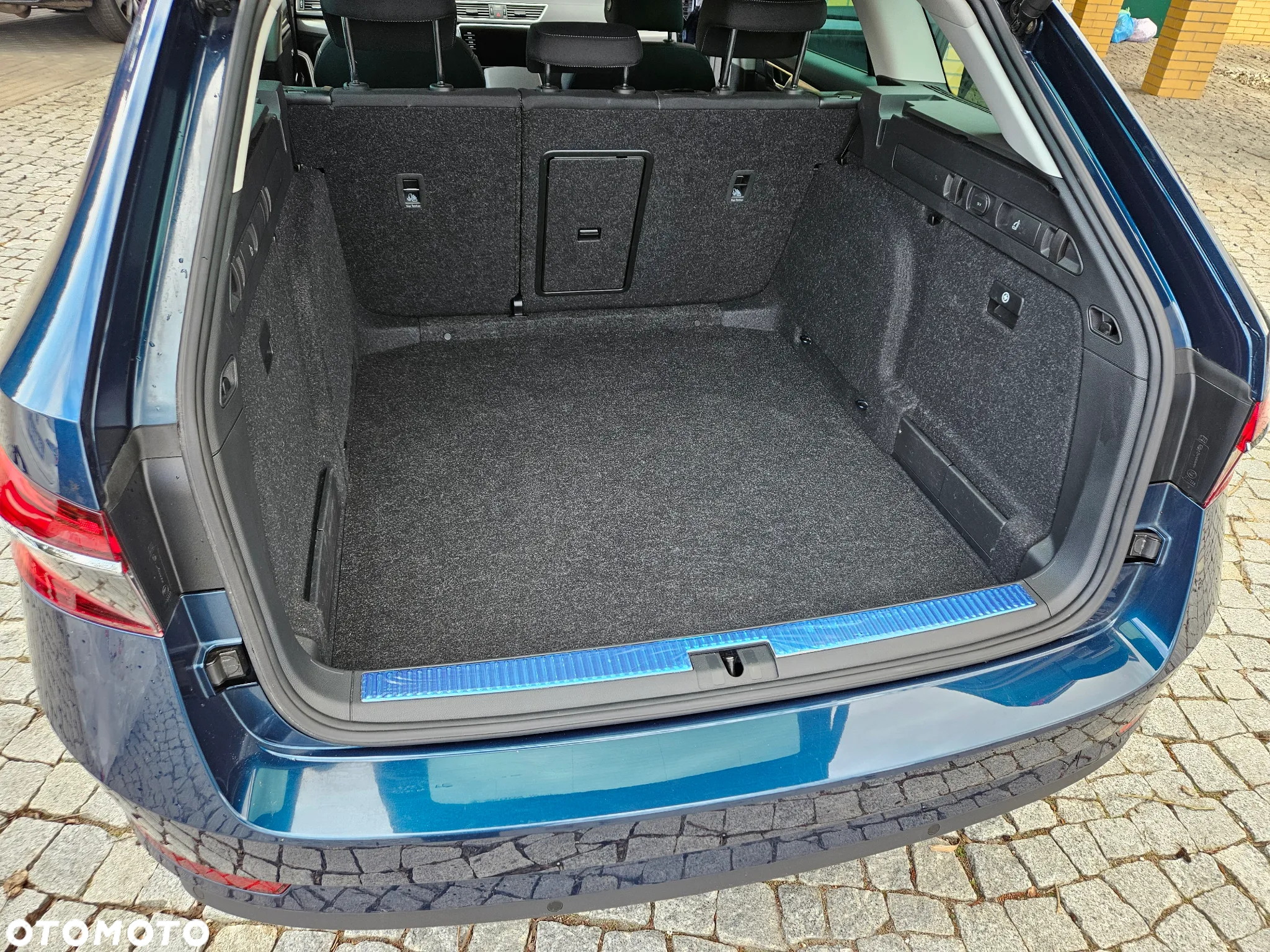 Skoda Superb 2.0 TDI SCR Ambition DSG - 14