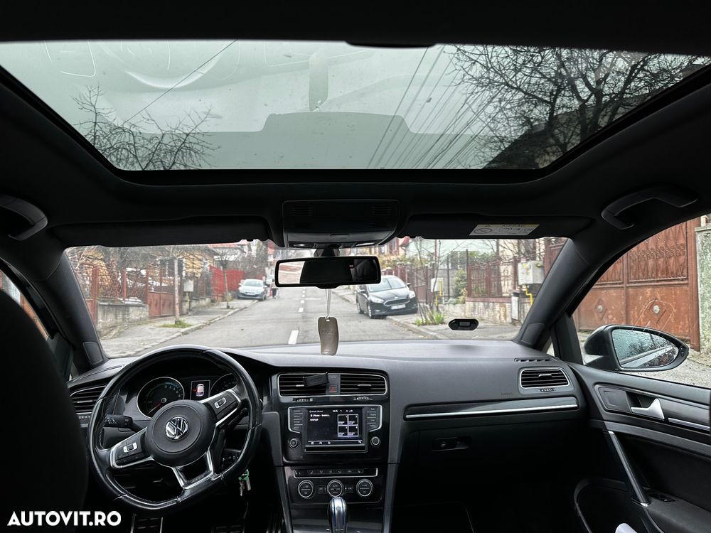 Volkswagen Golf - 21