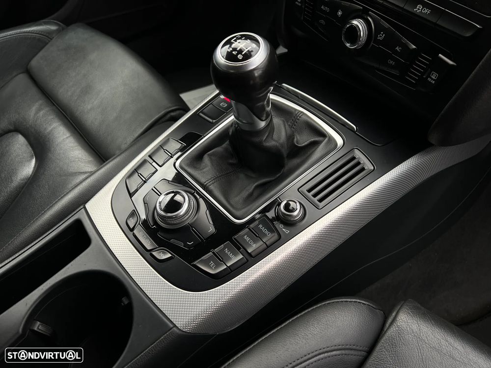 Audi A4 Avant 2.0 TDI S-line - 30