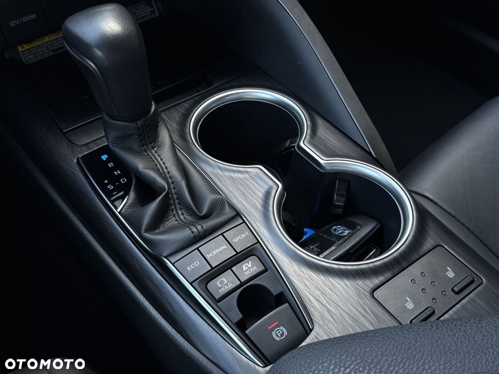 Toyota Camry 2.5 Hybrid Executive CVT - 29