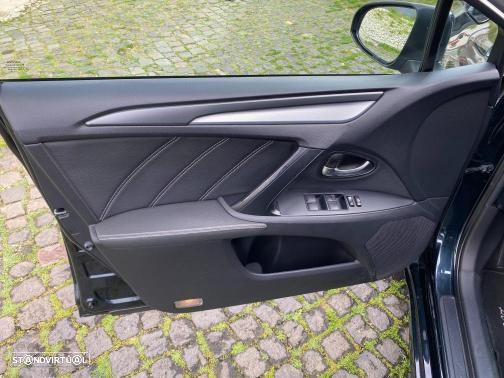 Toyota Avensis Touring Sports 1.6 D-4D Luxury+GPS - 13