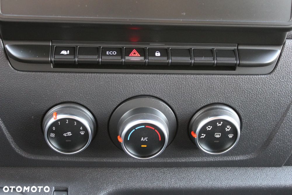 Nissan NV400 - 23