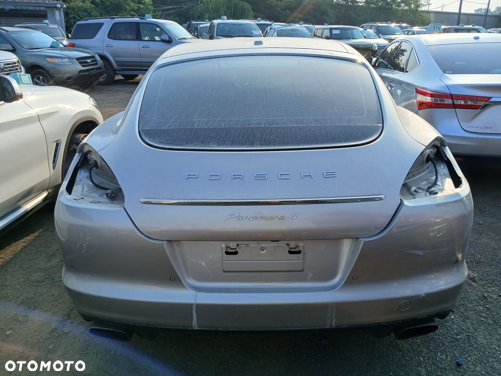 Porsche Panamera 4 PDK - 4
