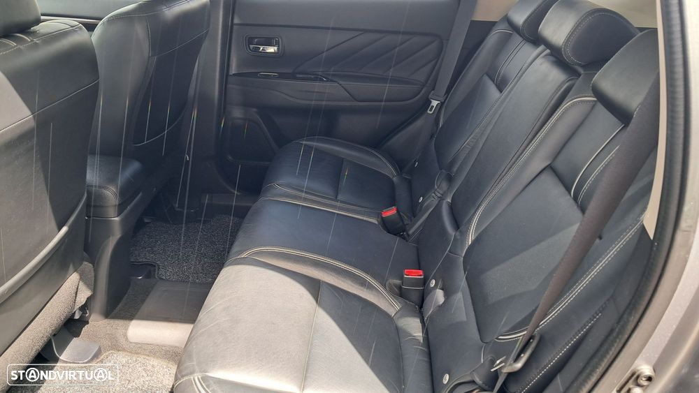 Mitsubishi Outlander 2.0 Instyle Navi - 5