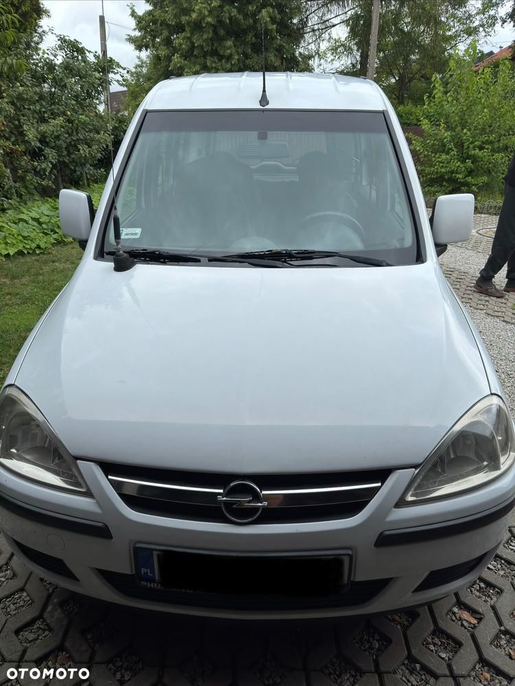Opel Combo Tour - 2