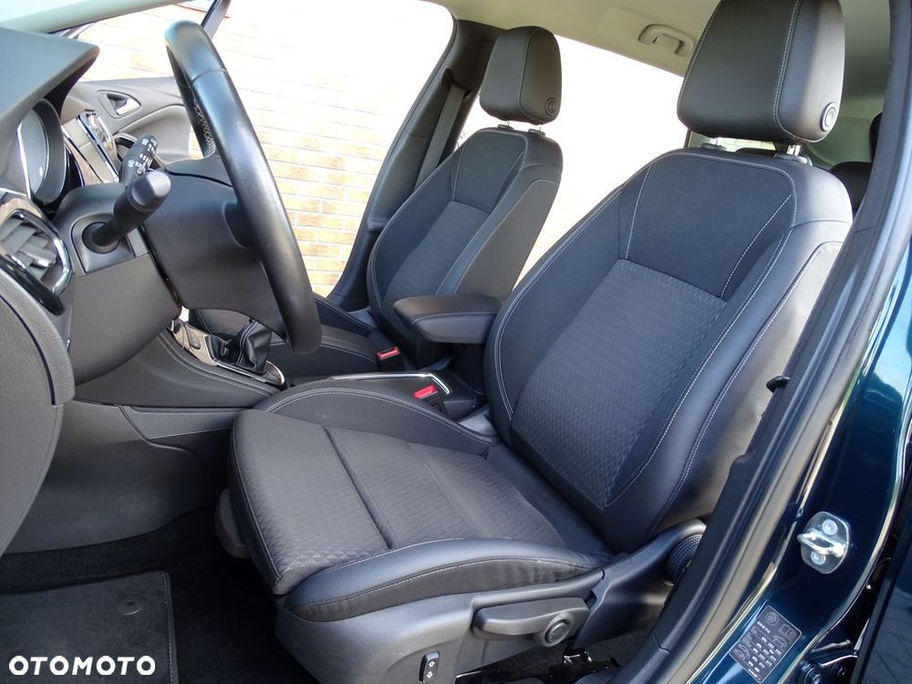 Opel Astra 1.4 Turbo Innovation - 19