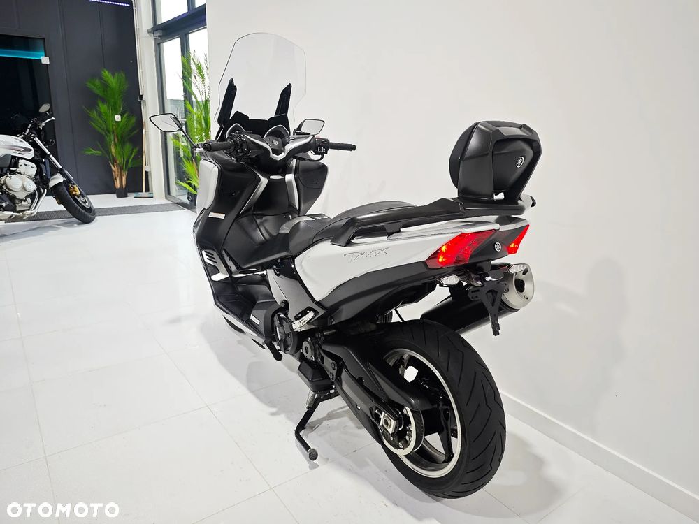 Yamaha Tmax - 15