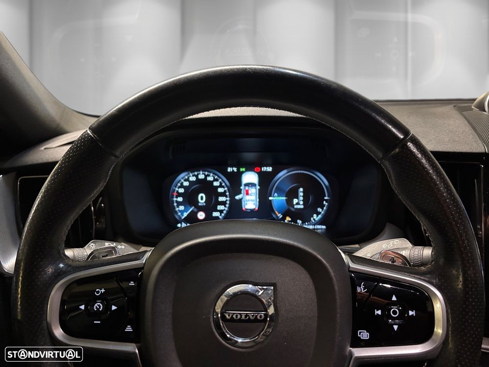 Volvo XC 60 2.0 T8 PHEV R-Design AWD - 8