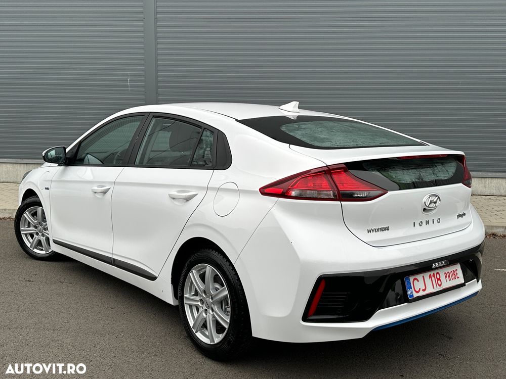 Hyundai IONIQ - 4