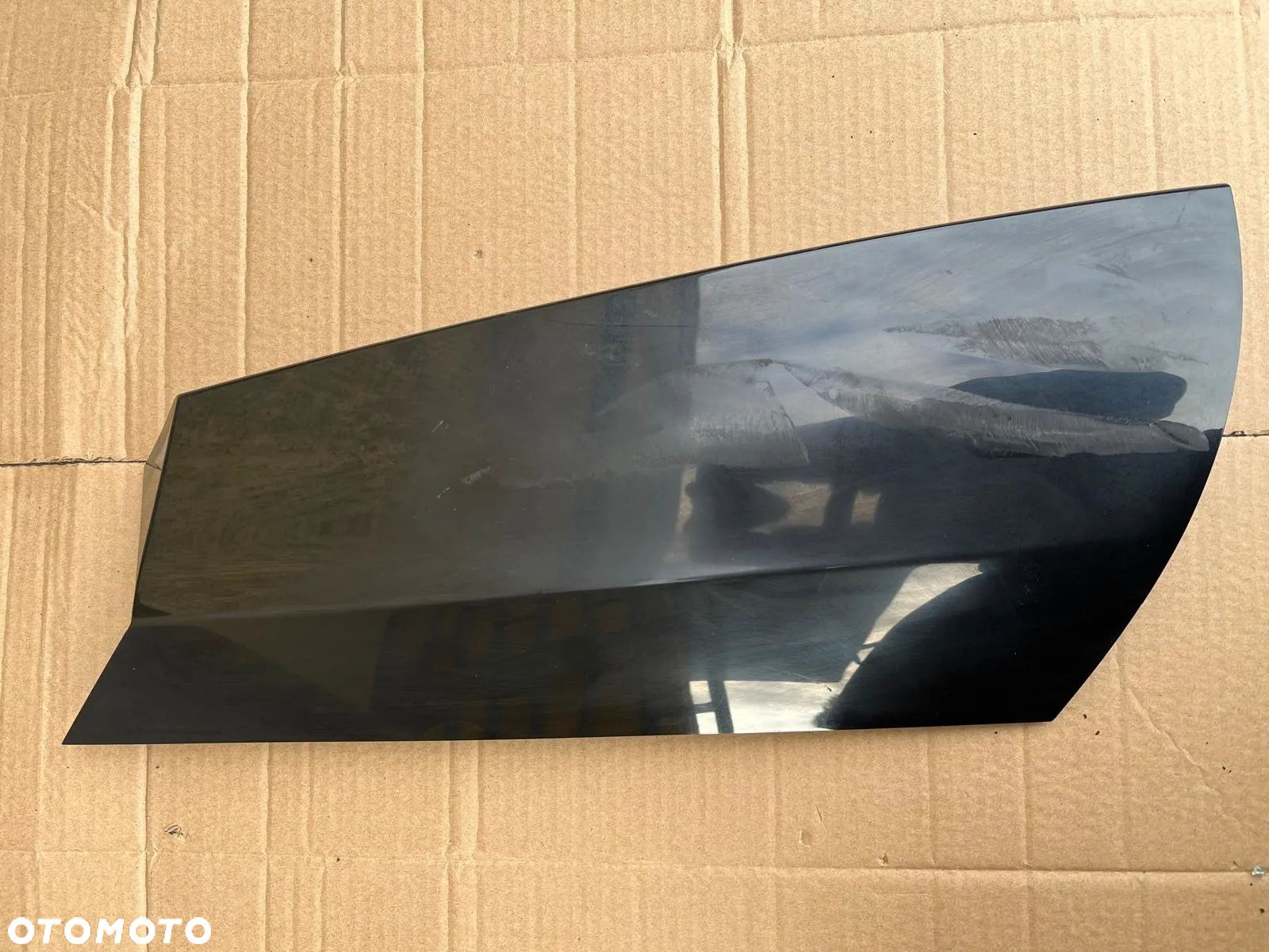 Osłona zewnętrzna słupka D lewa FK72-29149 Land Rover Discovery Sport L550 - 1