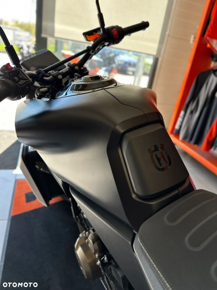 Husqvarna Svartpilen - 5