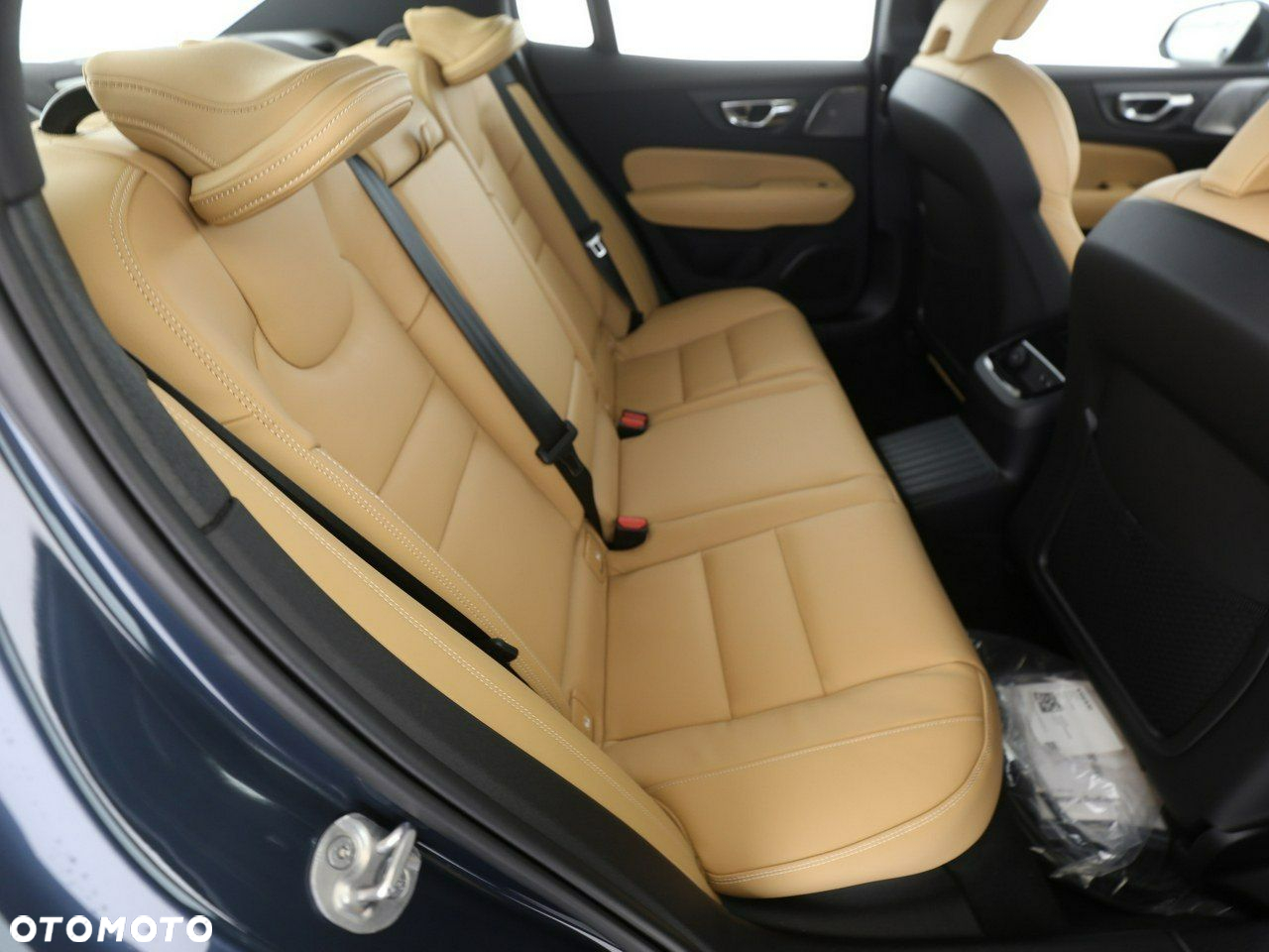 Volvo S60 T8 Recharge AWD Ultimate Dark - 4